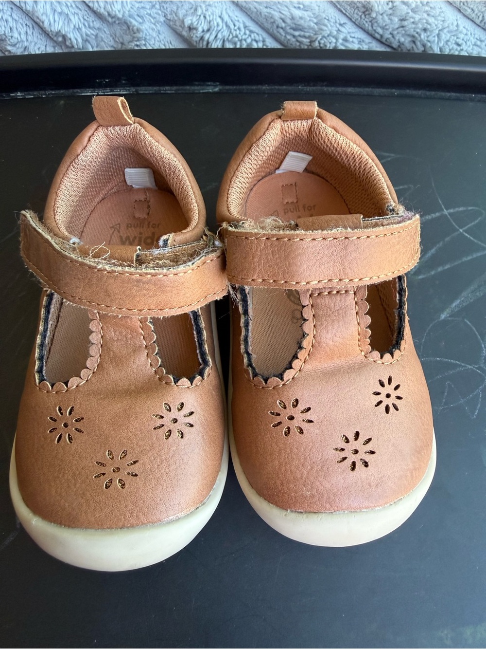 Stride Rite Cheyenne Toddler Mary Jane Shoes in Tan Brown Gold Glitter Floral